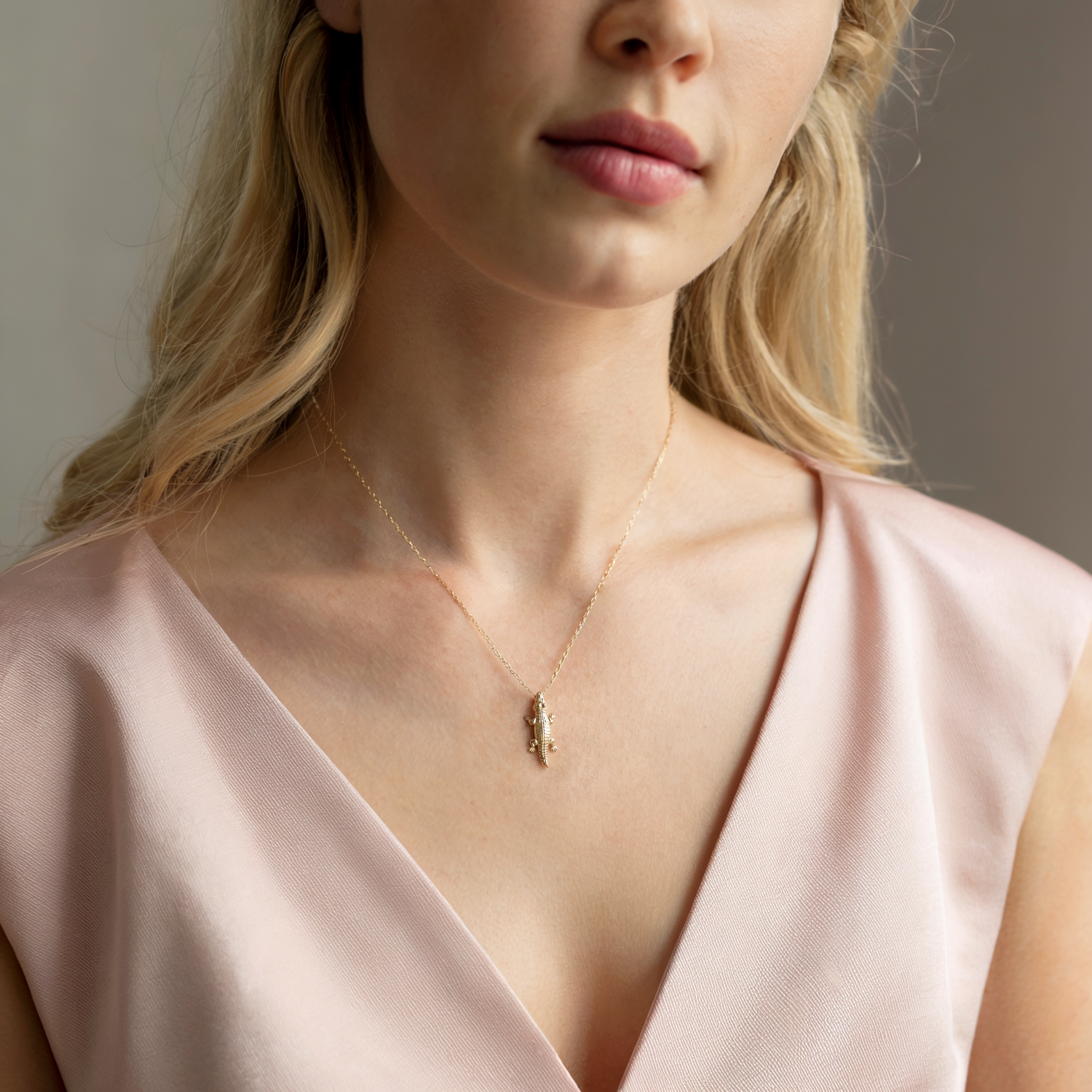 Crocodile Bite Chain Pendant Necklace 14K Gold / Silver