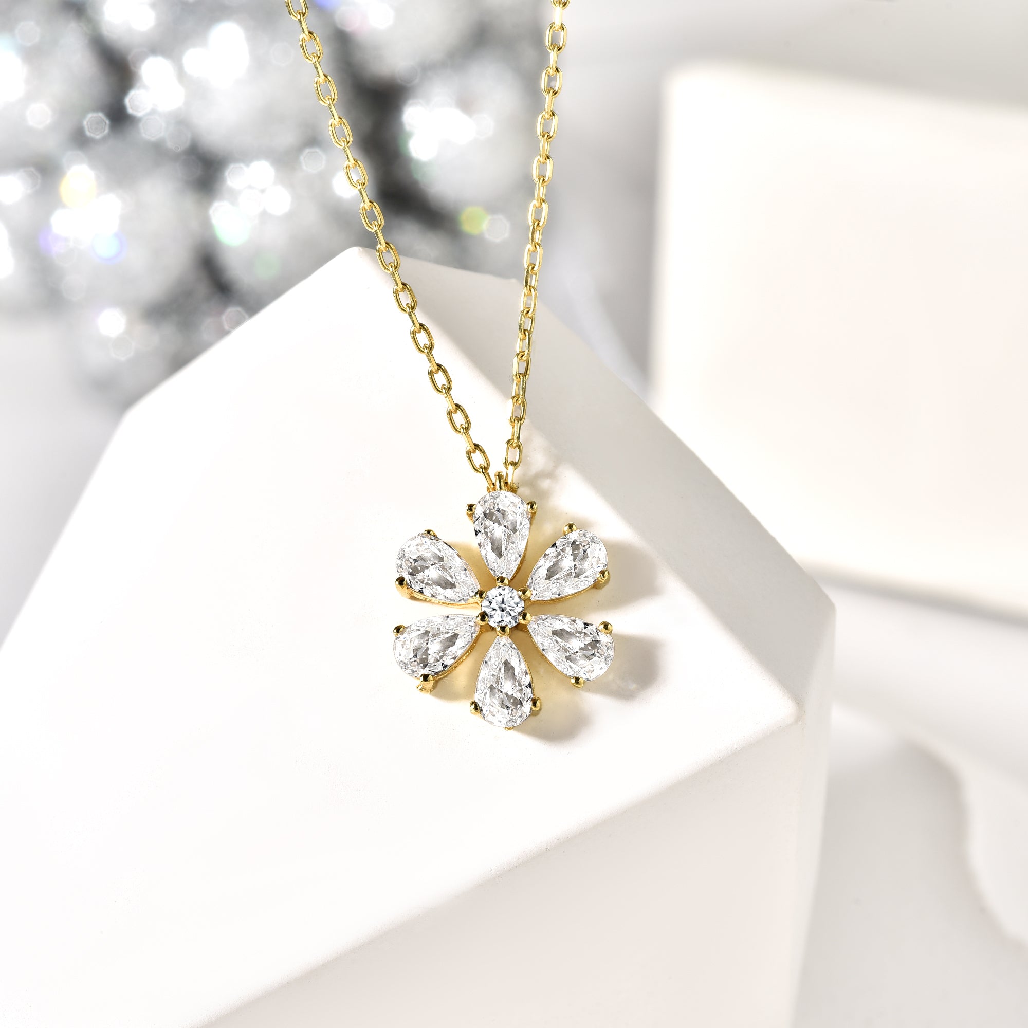Daisy Diamond Necklace 14K Gold
