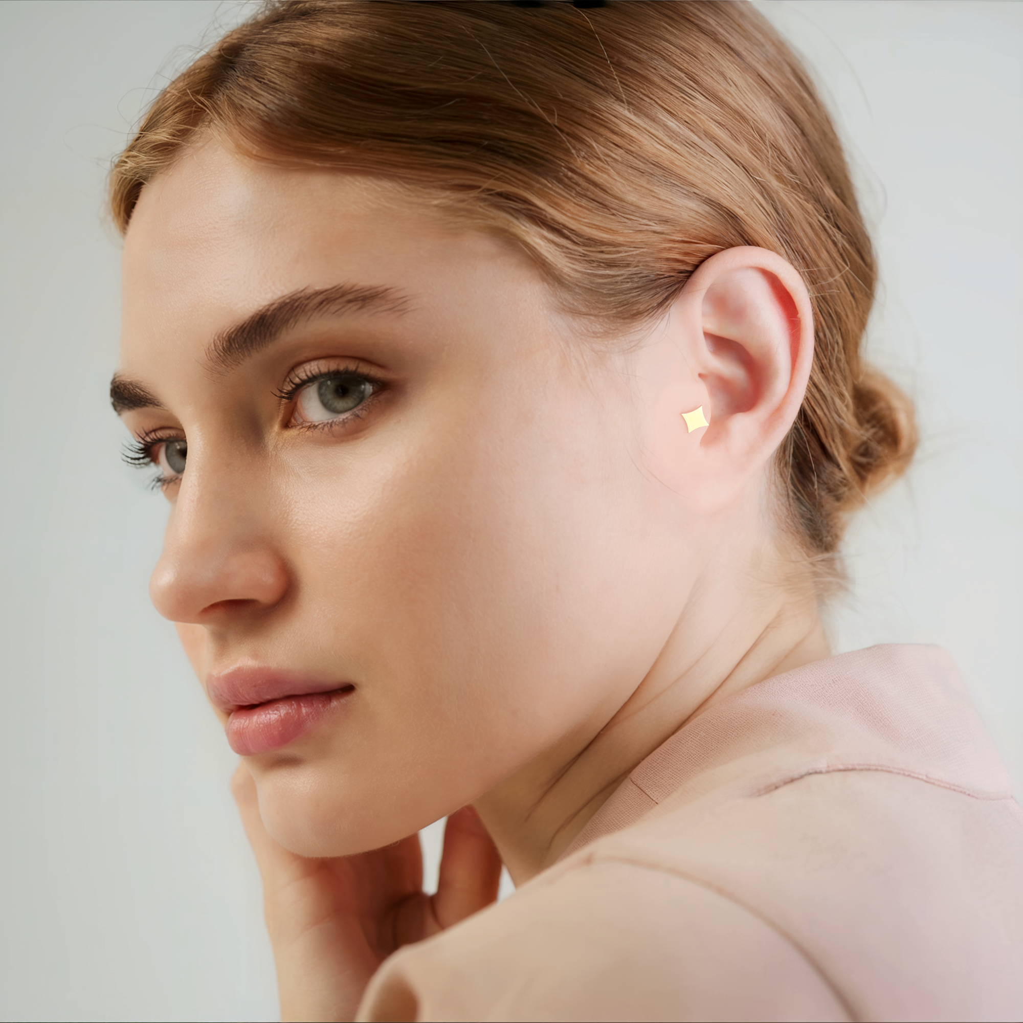 Diamond Shap Flatback Ear Piercing 14K Gold