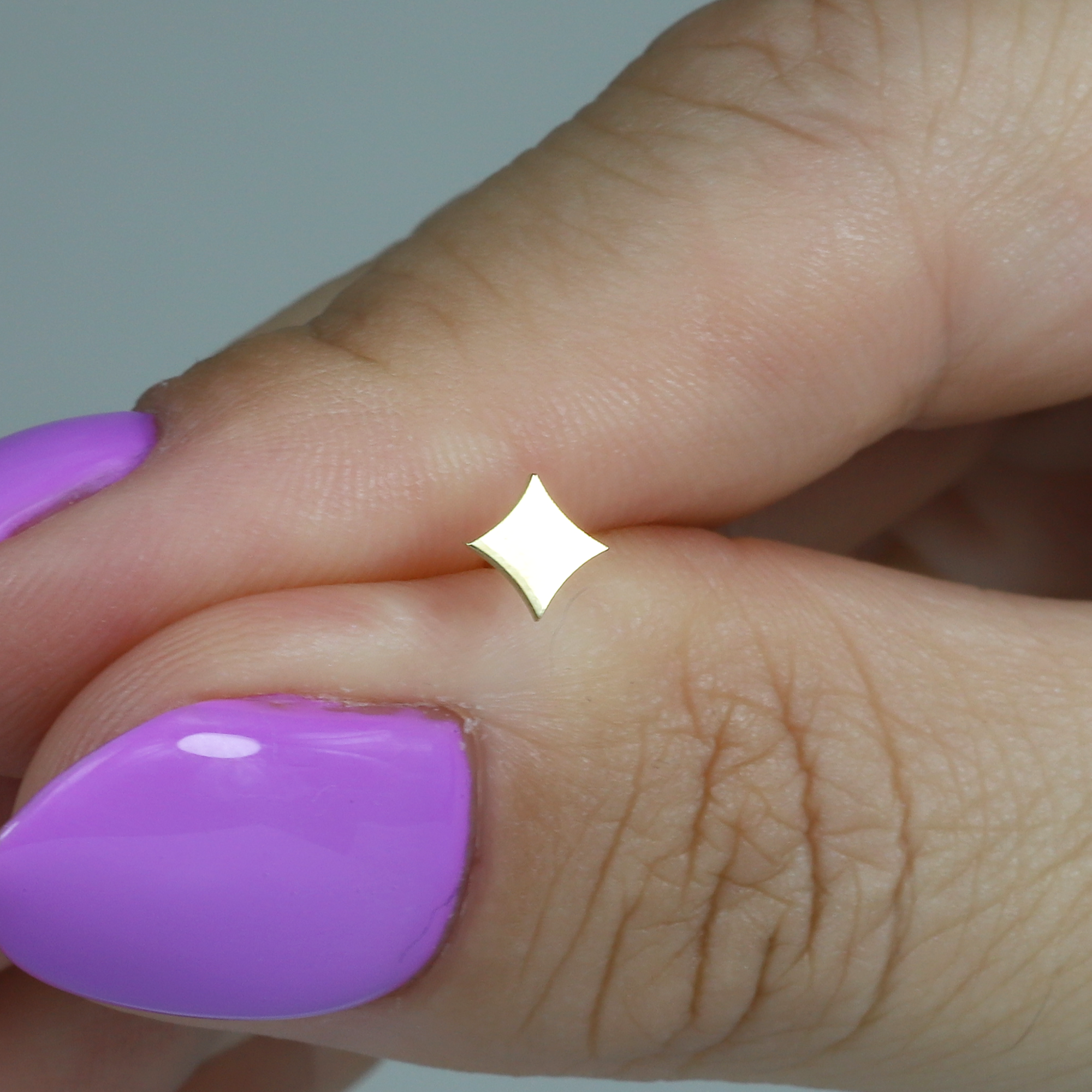 Diamond Shap Flatback Ear Piercing 14K Gold