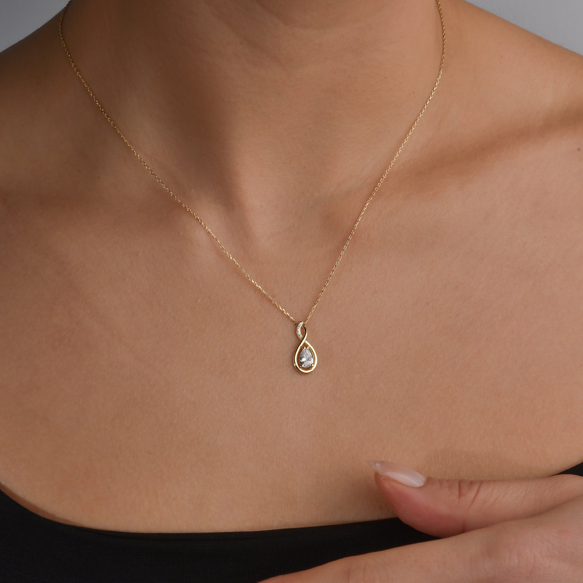 Dripstone Infinity Symbol Necklace 14K Gold / Silver elegant dripstone necklace with diamond necklace style sparkle