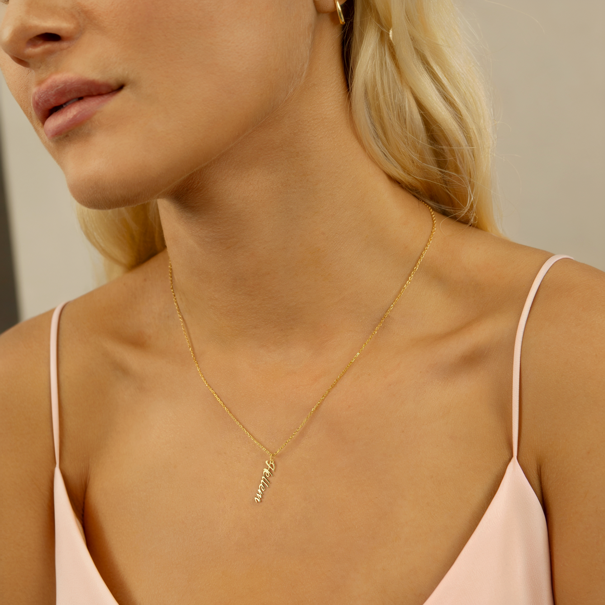 Essence Vertical Personalized Name Custom Necklace 14K Gold