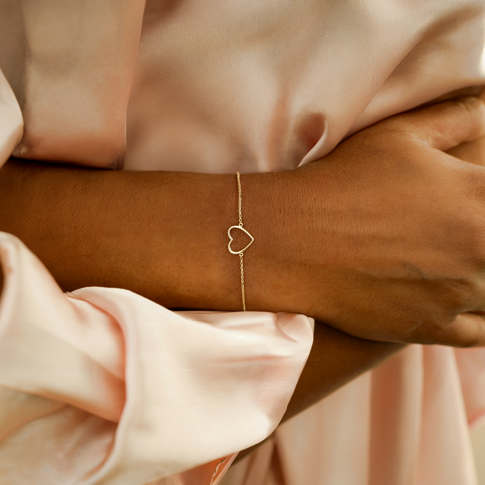 14K Gold Heart Frame Link Bracelet