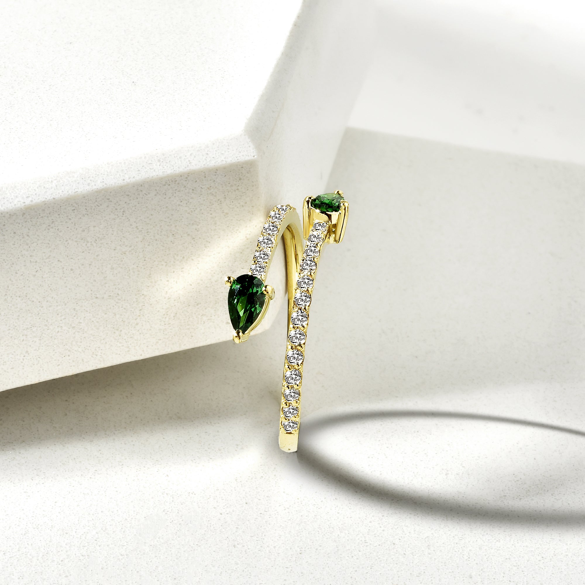 Green Double Headed Diamond Ring 14K Gold