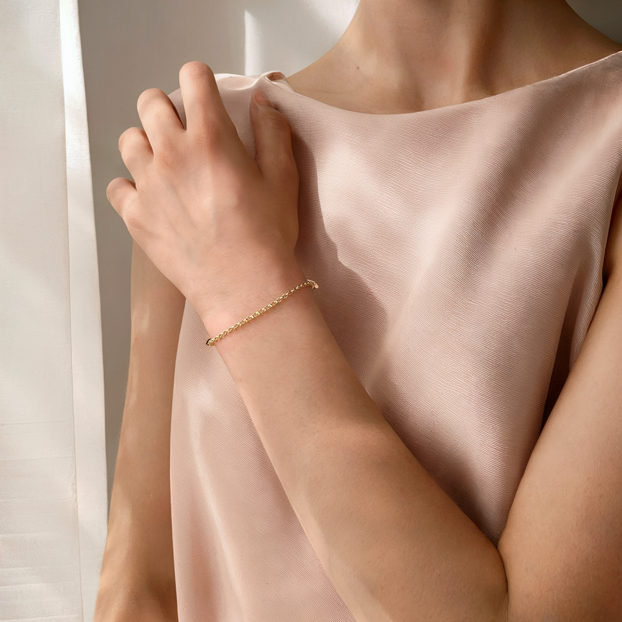 Interlocking Oval Rolo Chain Bracelet 14K Gold
