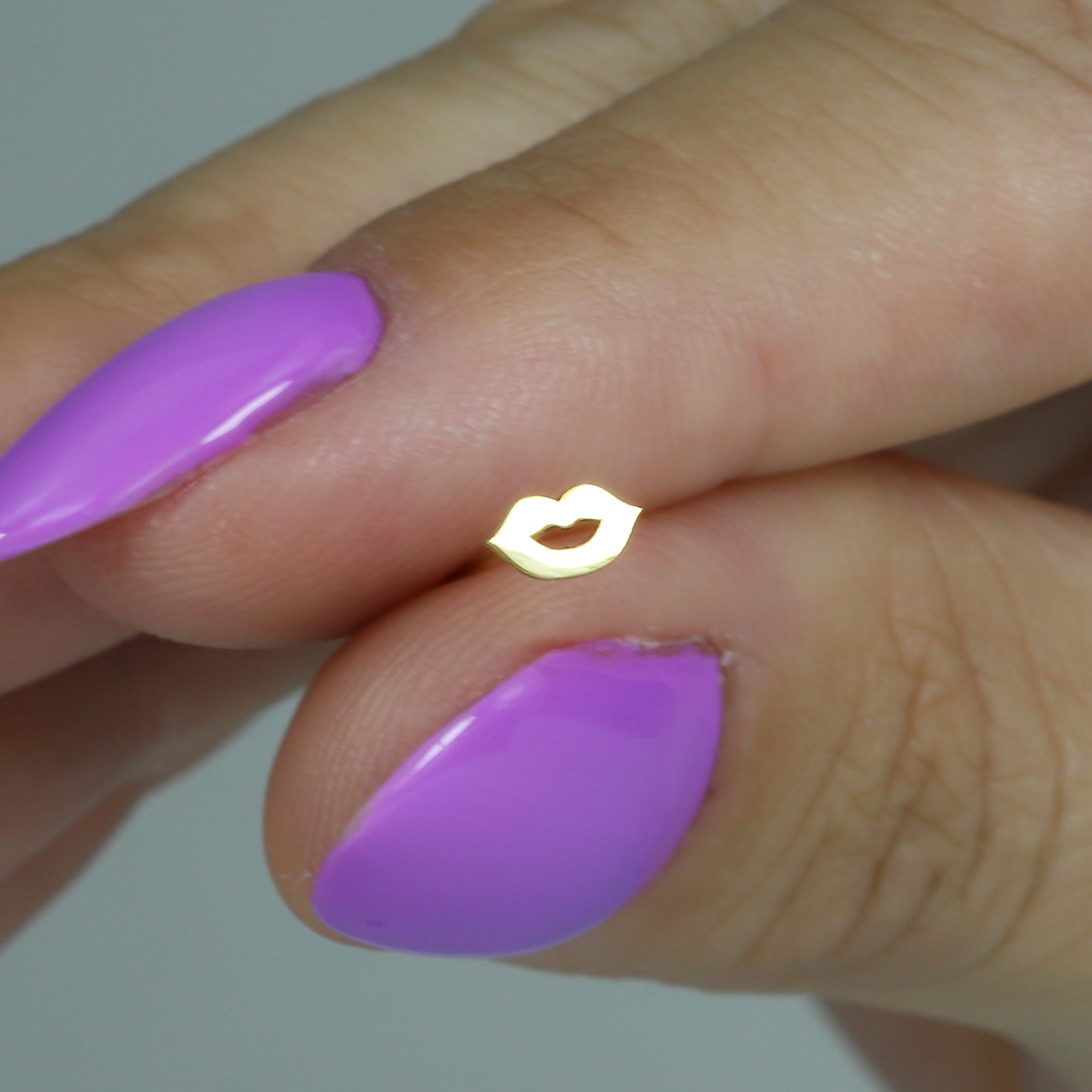Lips Flatback Ear Piercing 14K Gold