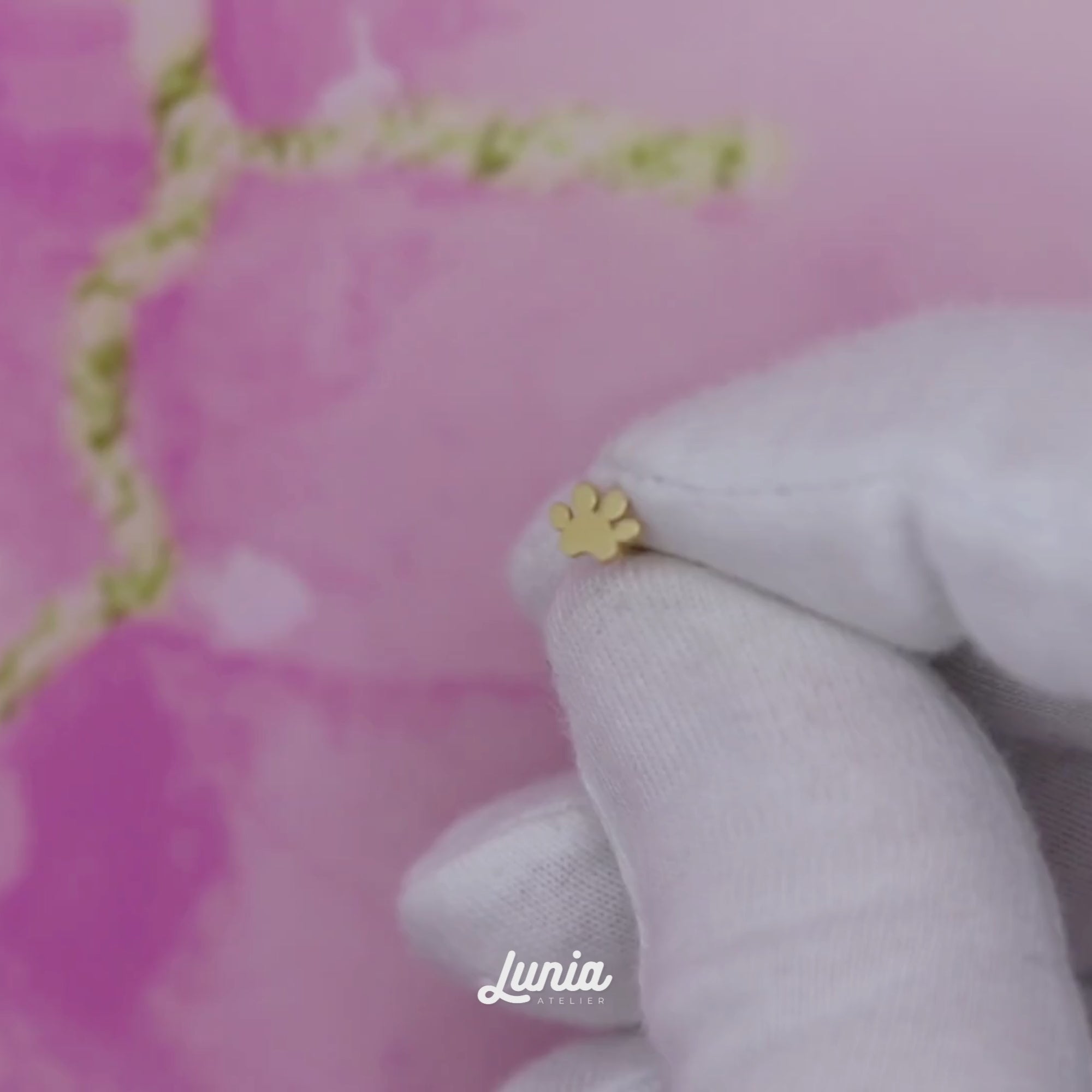Paw Flatback Ear Piercing 14K Gold