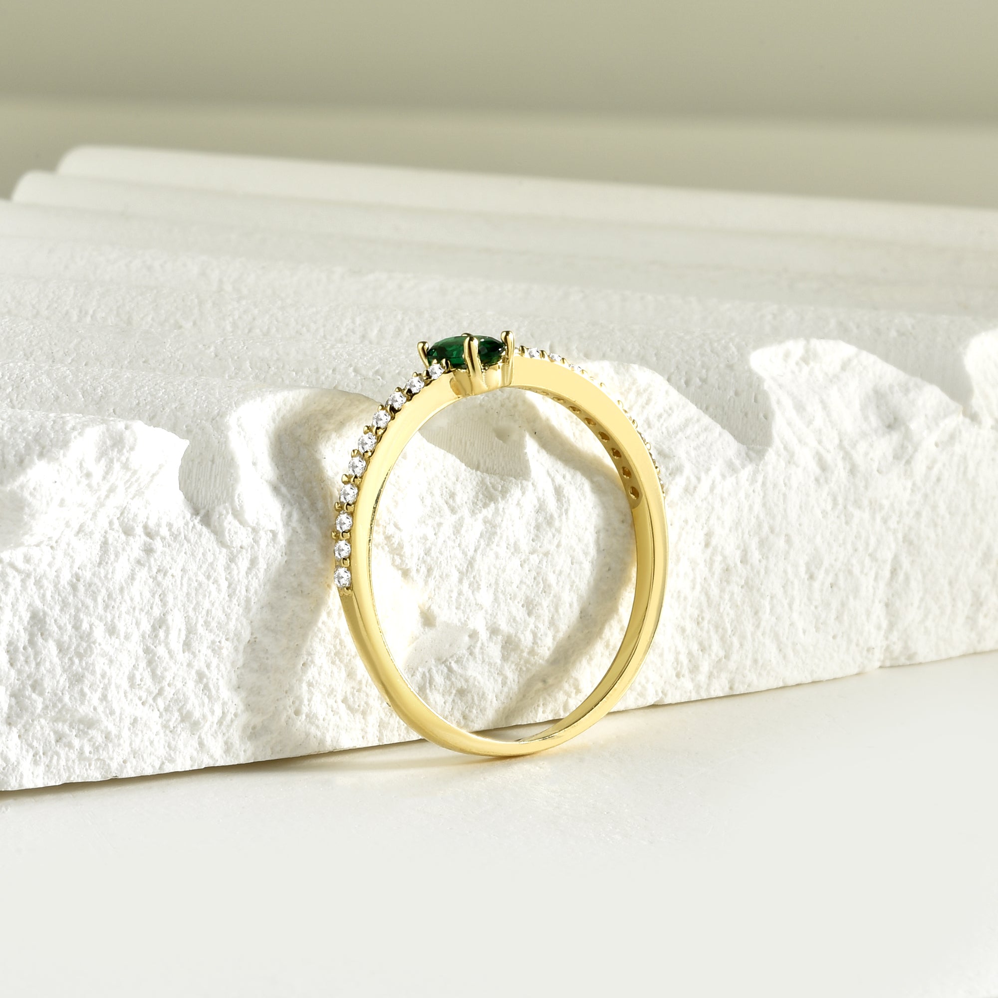 Serial Green Diamond Ring 14K Gold