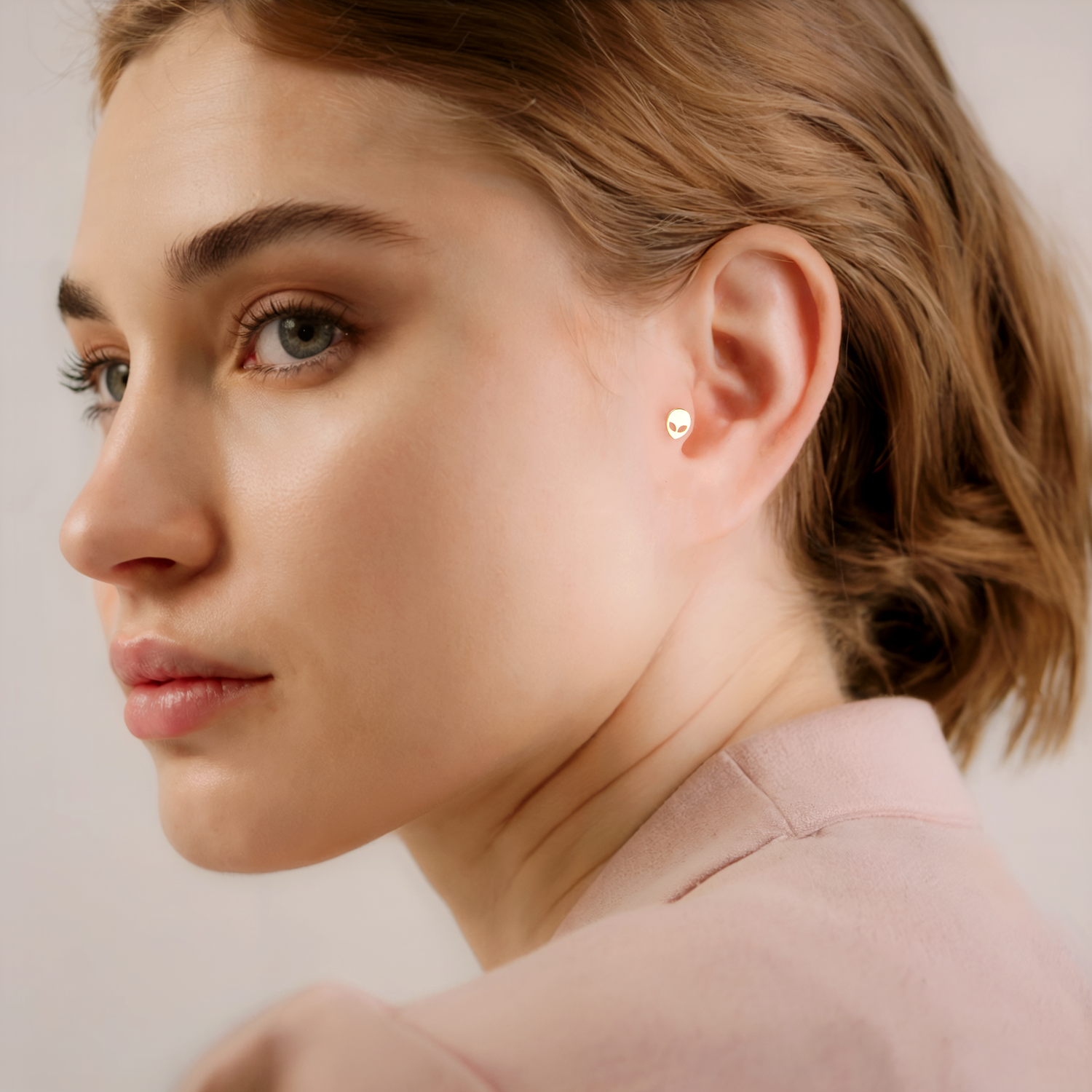 Alien Face Flatback Ear Piercing 14K Gold