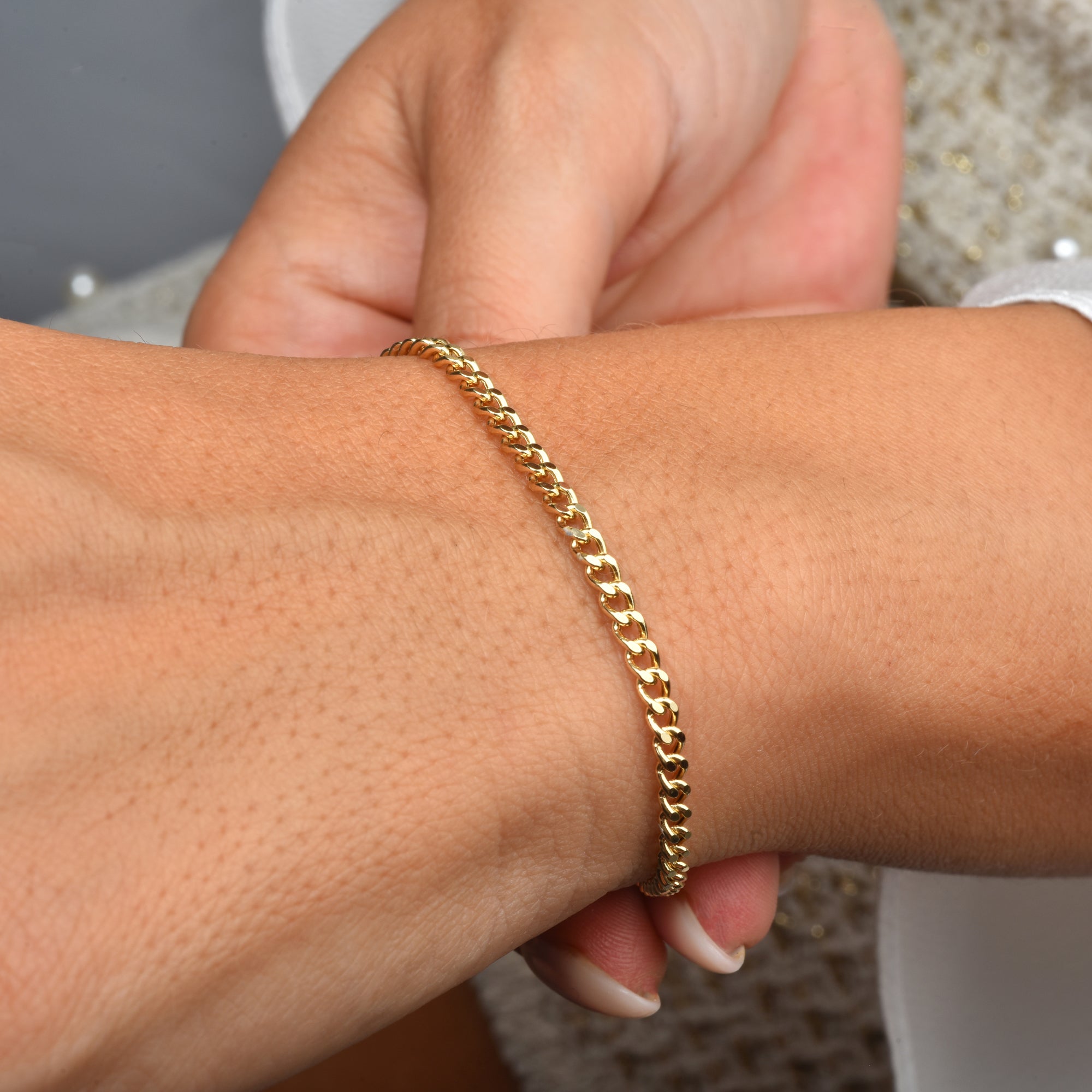 Elegant Chain Gold Bracelet