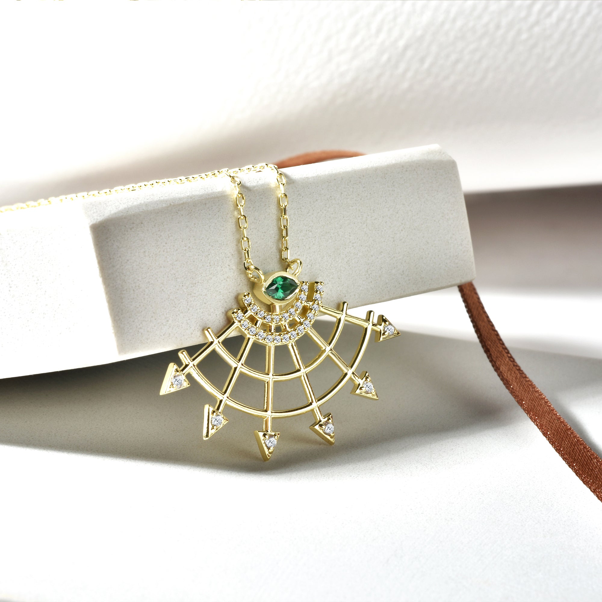 Fan Green Eye Necklace 14K Gold