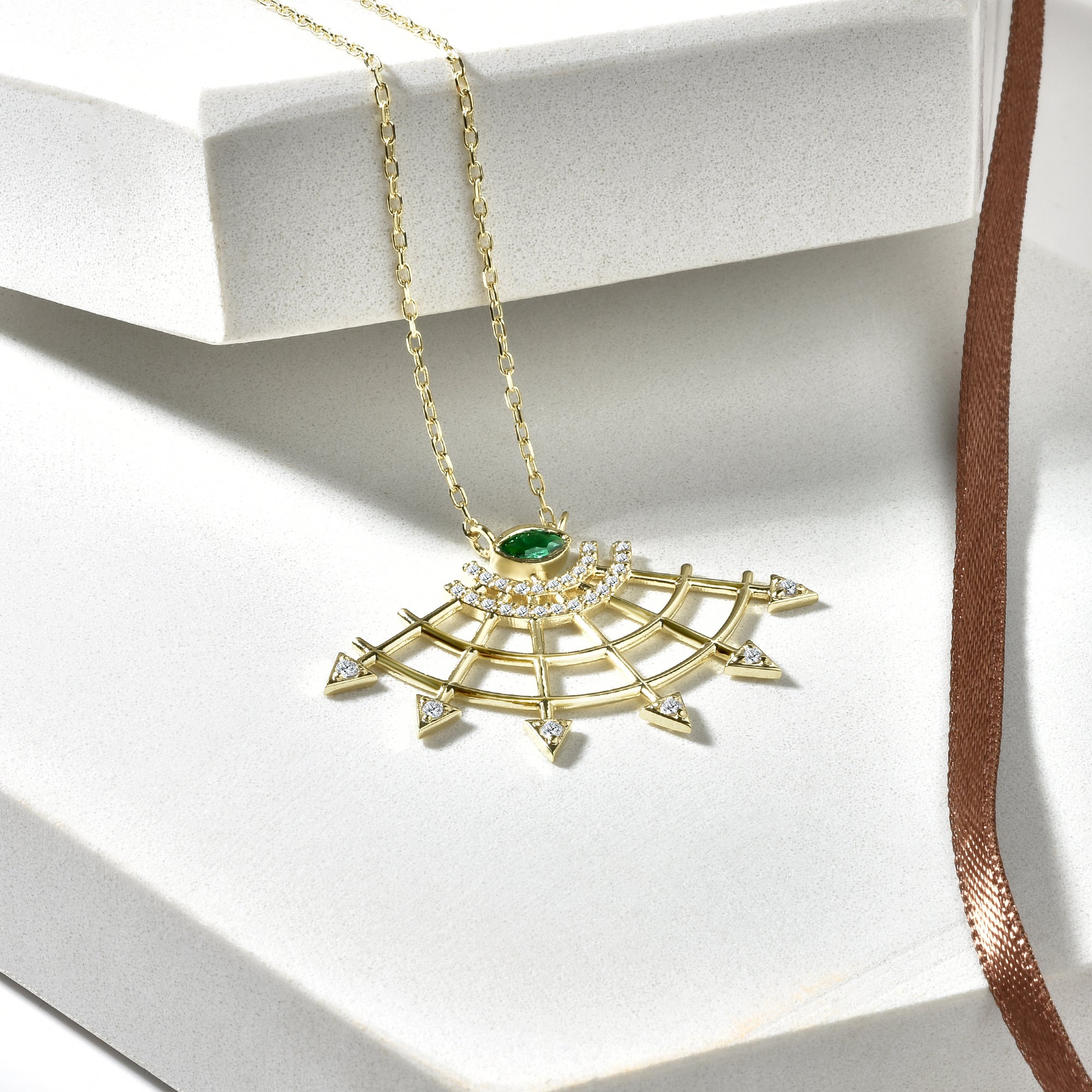 Fan Green Eye Necklace 14K Gold