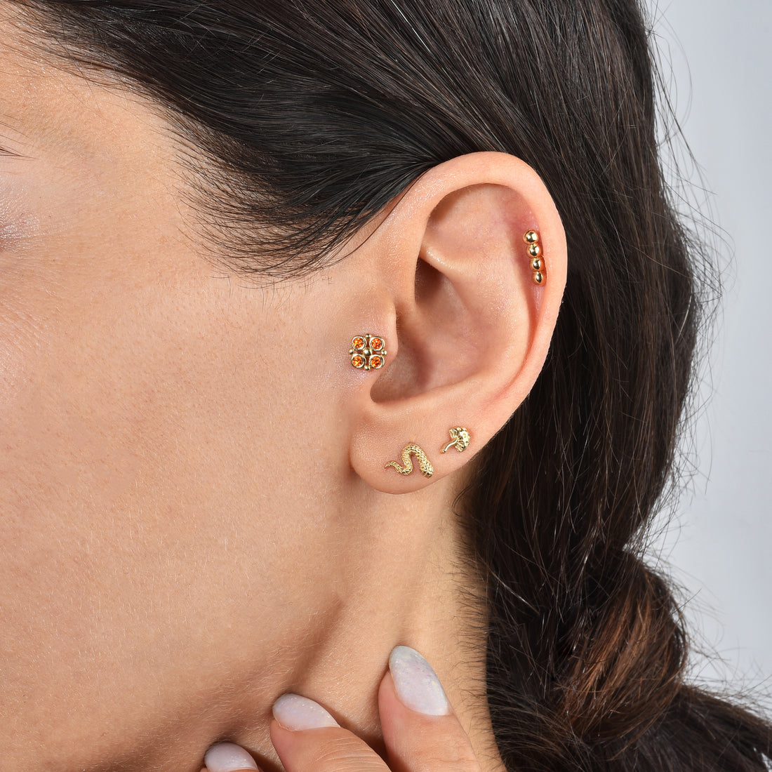Linear Gold Bead Flatback Ear Piercing