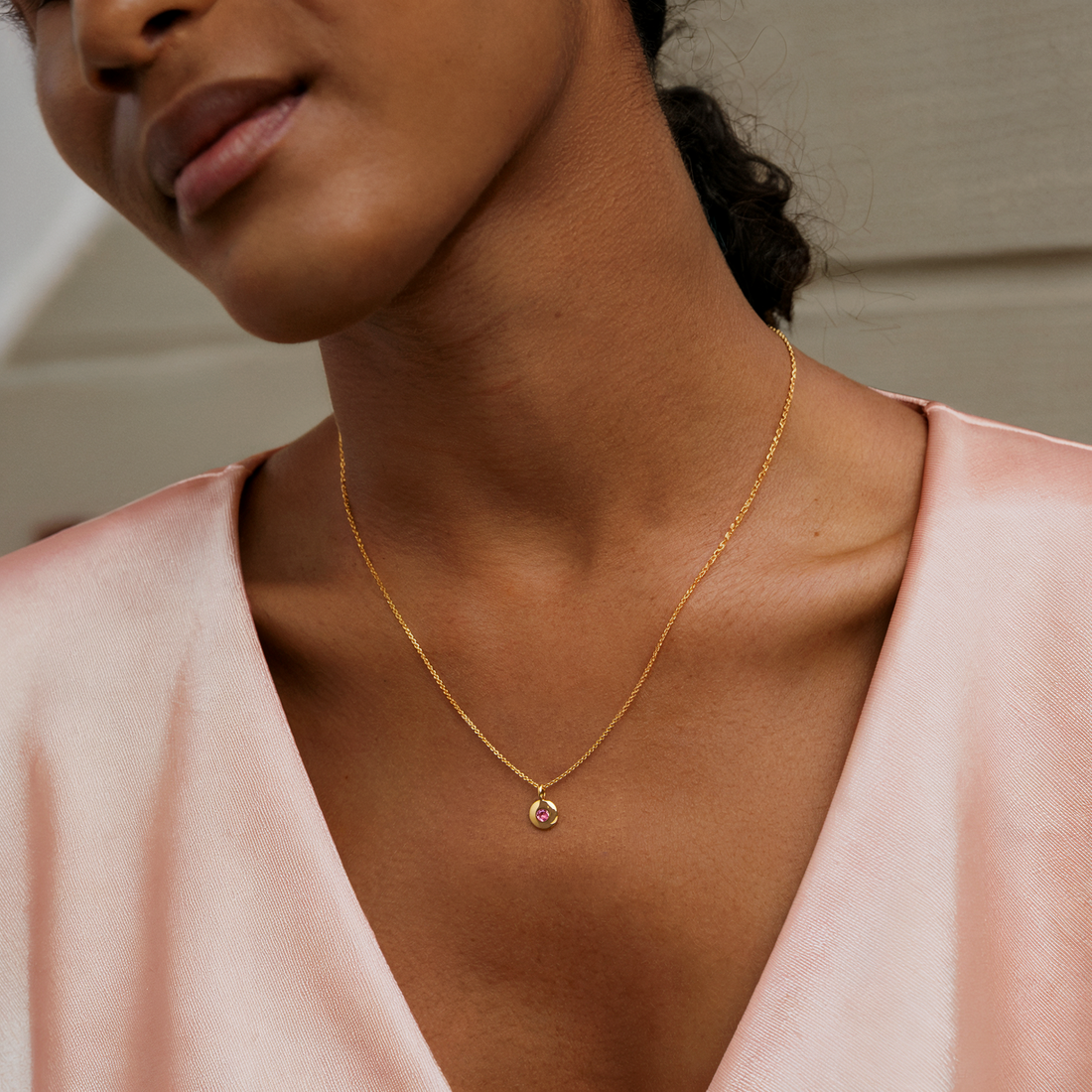 Handcrafted In-frame Solitaire Birthstone Necklace in 14K Gold – Custom Design for Every Occasion
