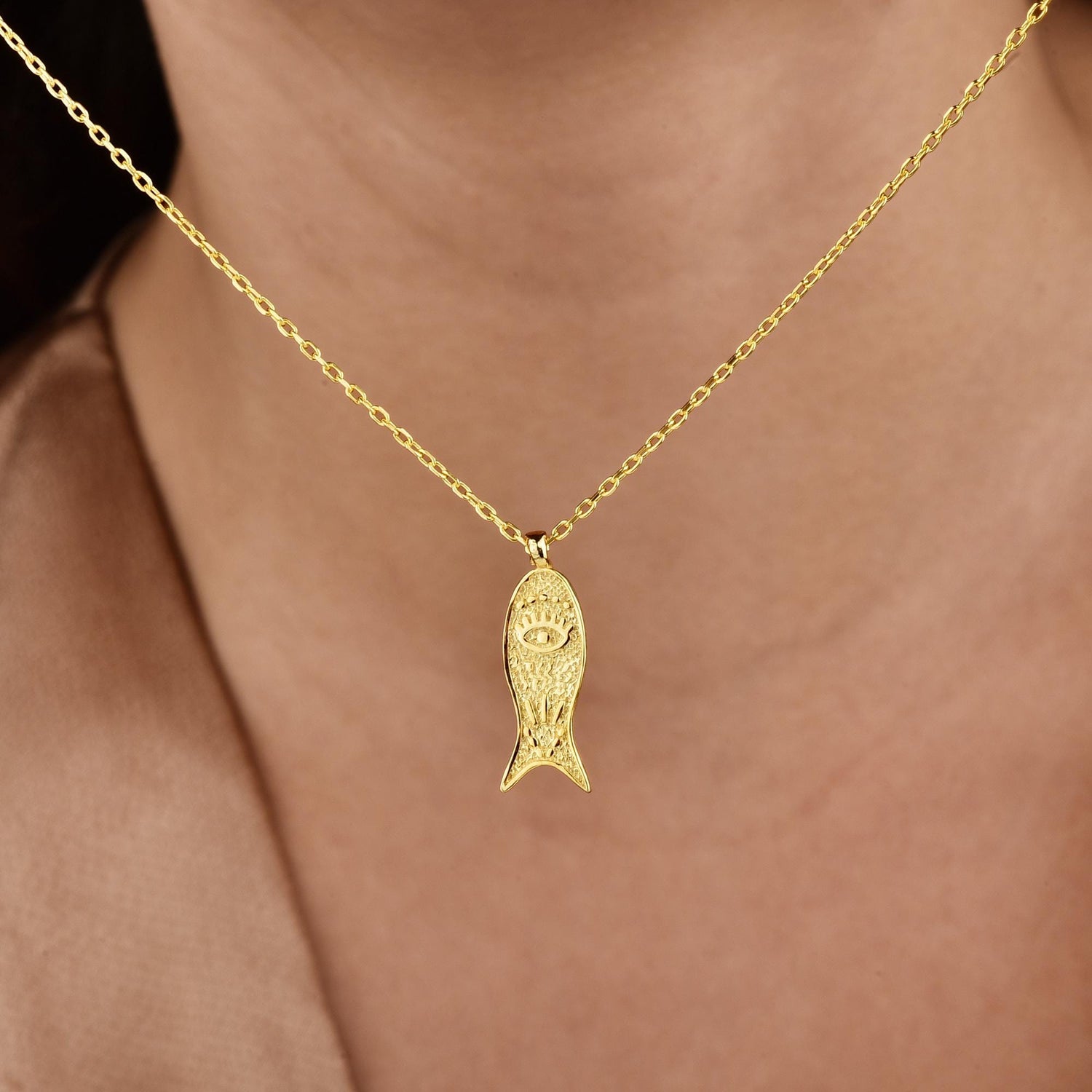 Lucky Fish Design Necklace 14k Gold