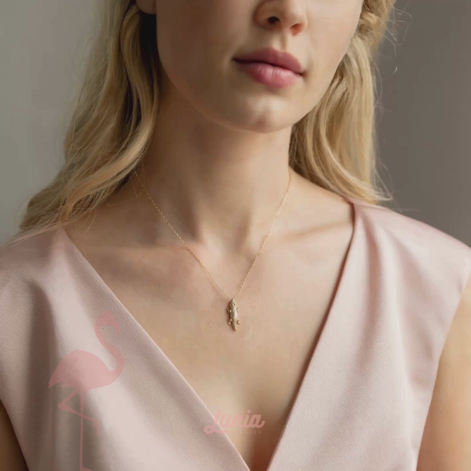 Crocodile Bite Chain Pendant Necklace 14K Gold / Silver