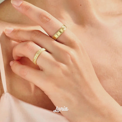Dot Line Ring 14K Gold