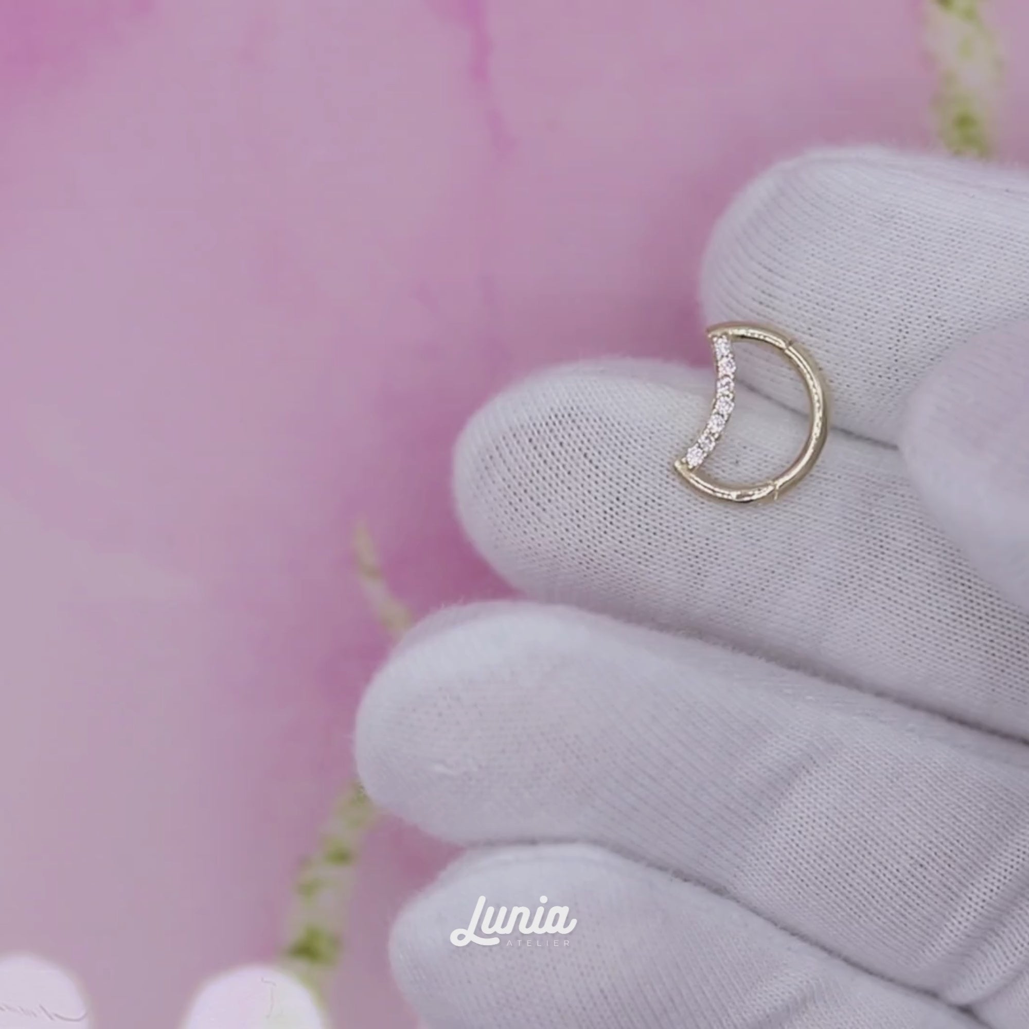 Seven Stones Hoop Ear Piercing 14K Gold