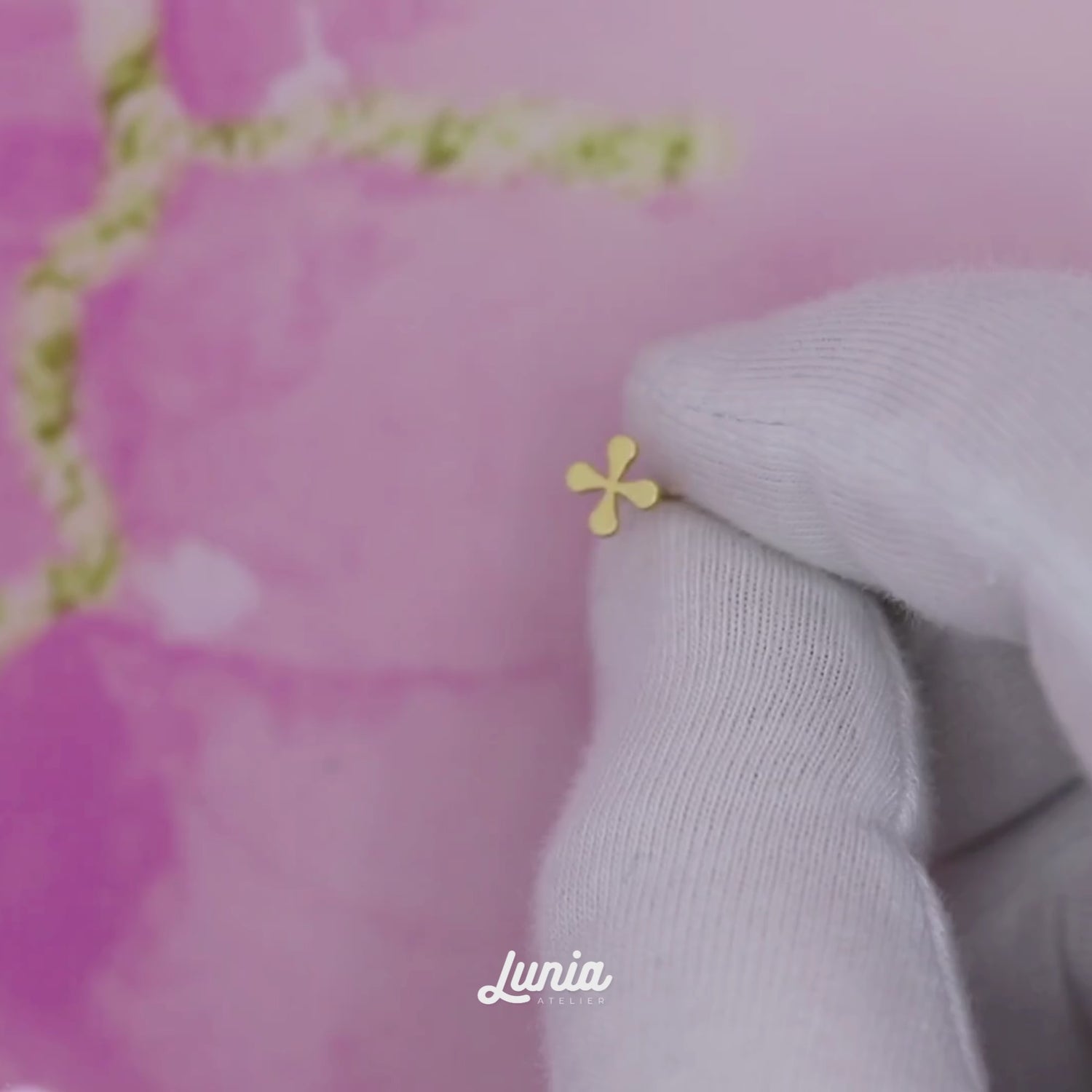 Cross Flatback Ear Piercing 14K Gold