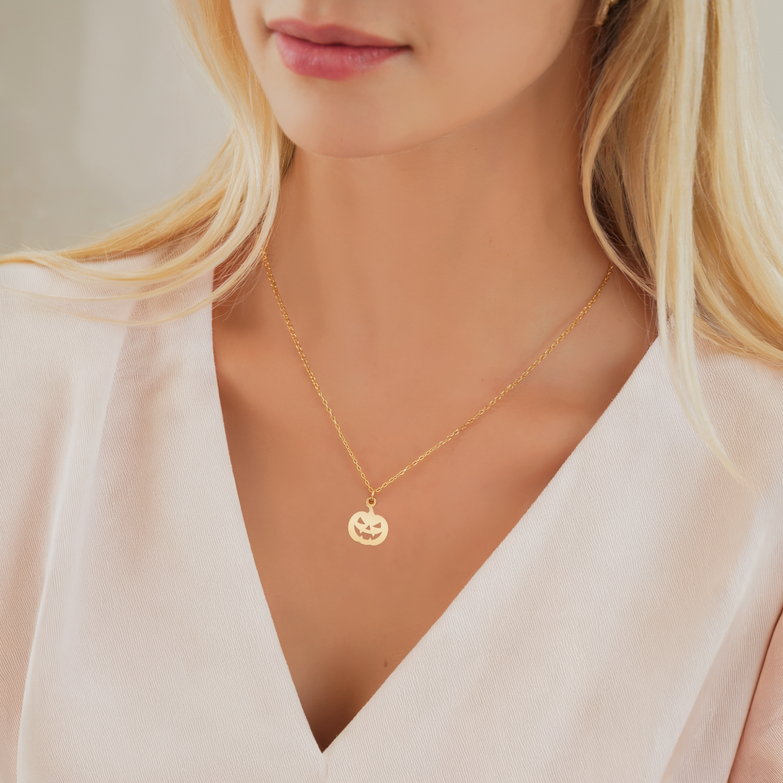 14K Gold Pumpkin-Themed Necklace for Halloween Celebrations