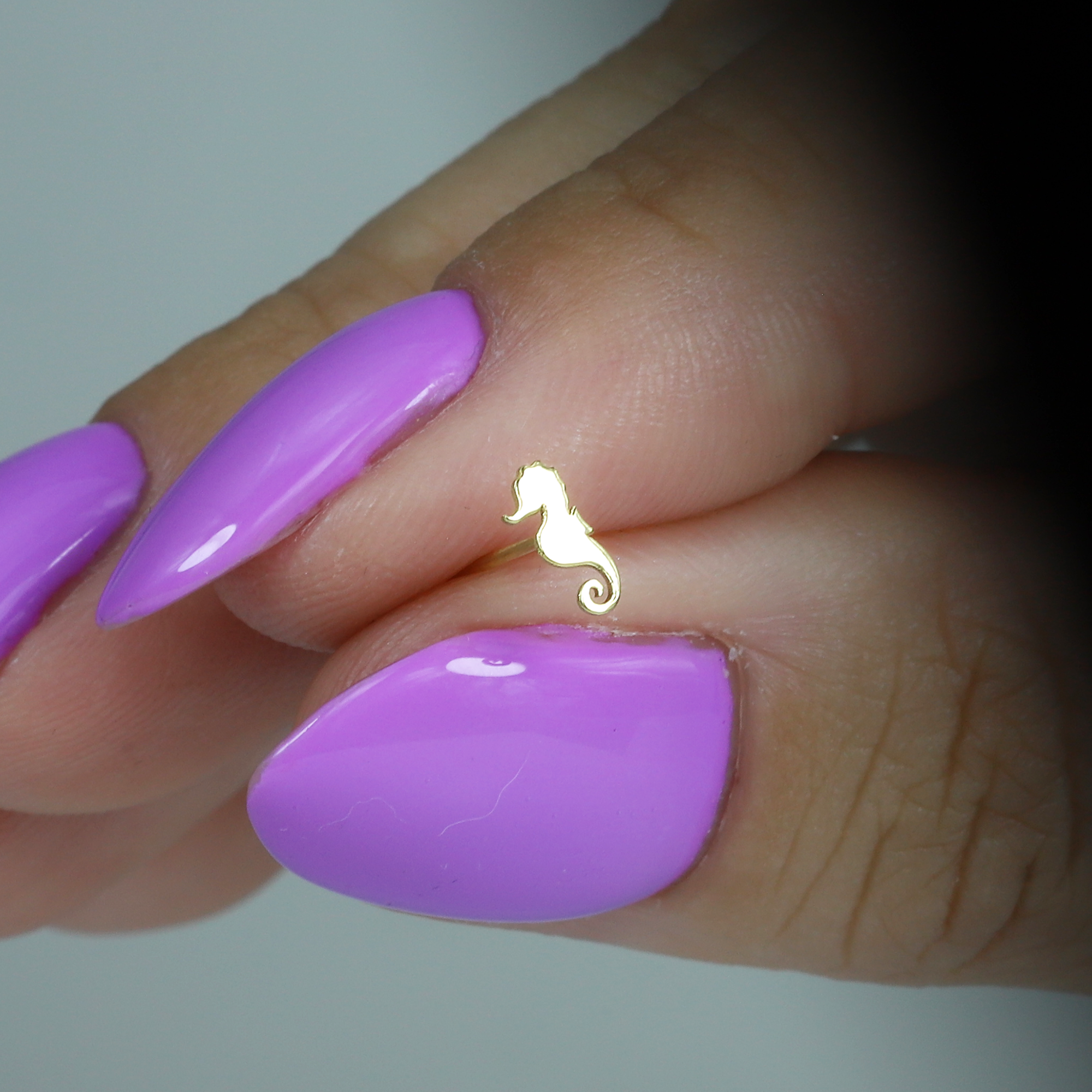 Seahorse Flatback Ear Piercing 14K Gold