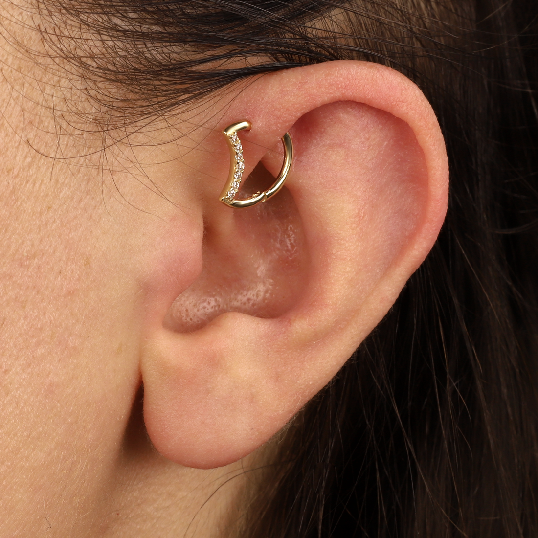 Seven-Stone 14K Gold Hoop Ear Piercing