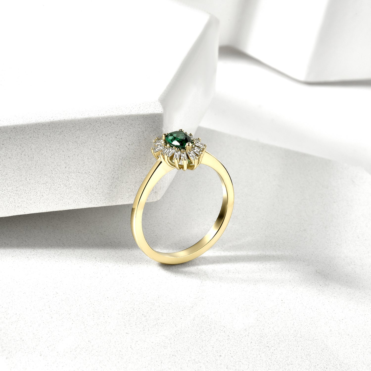 Sparkling Green Drop Diamond Ring 14k Gold