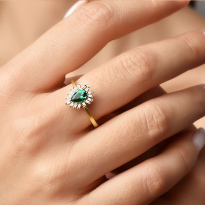 Sparkling Green Drop Diamond Ring 14k Gold