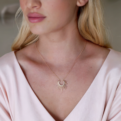 Sunray Glow Necklace in 14K Gold